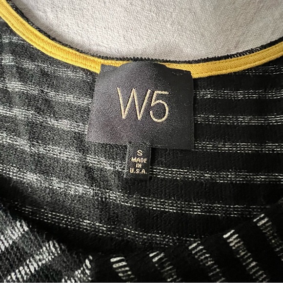 W5 tunic striped 3/4 sleeve top size small, stitch fix - Picture 3 of 4